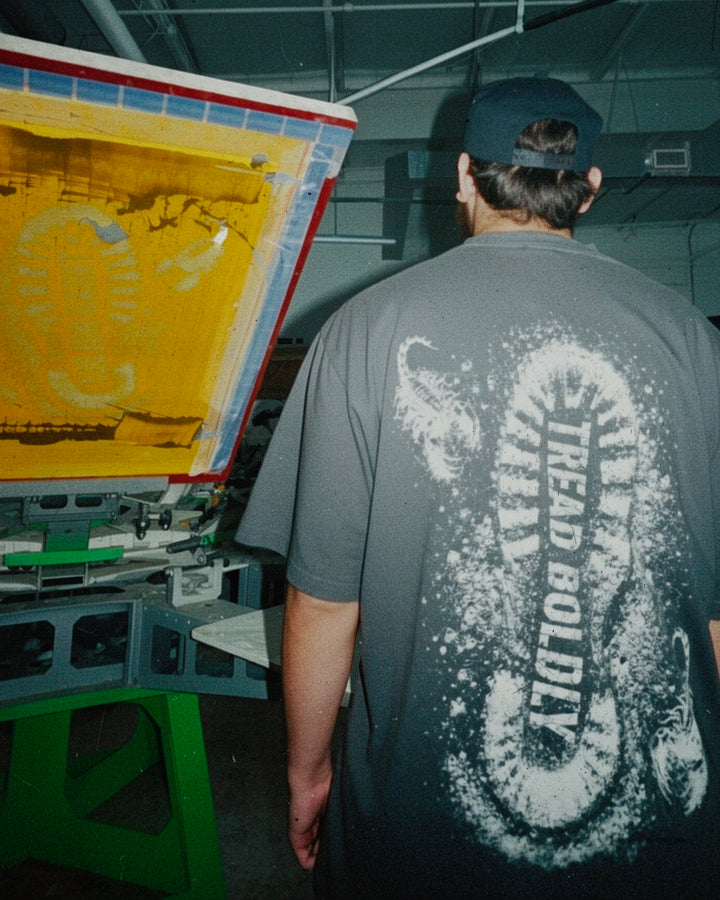 TREAD BODLY TEE - VINTAGE GRAY